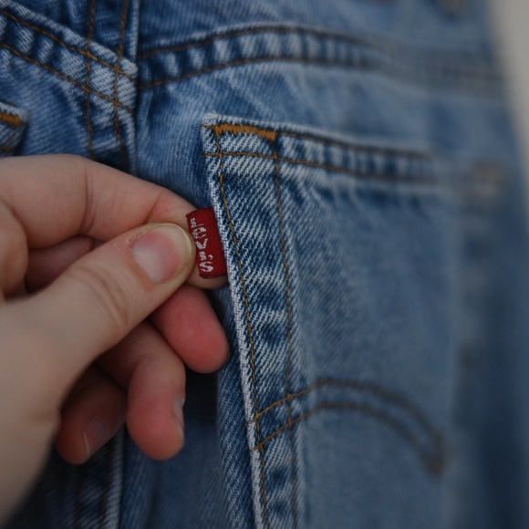 Vintage Levi's Relaxed Fit 550’s Light Blue Denim Womens 9 Long Jeans from 1995 - Picture 5 of 12